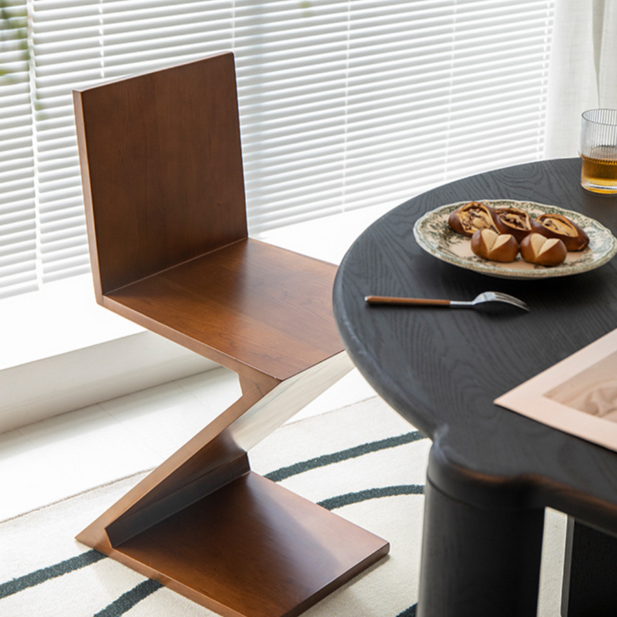 Pivot Z Wooden Chair